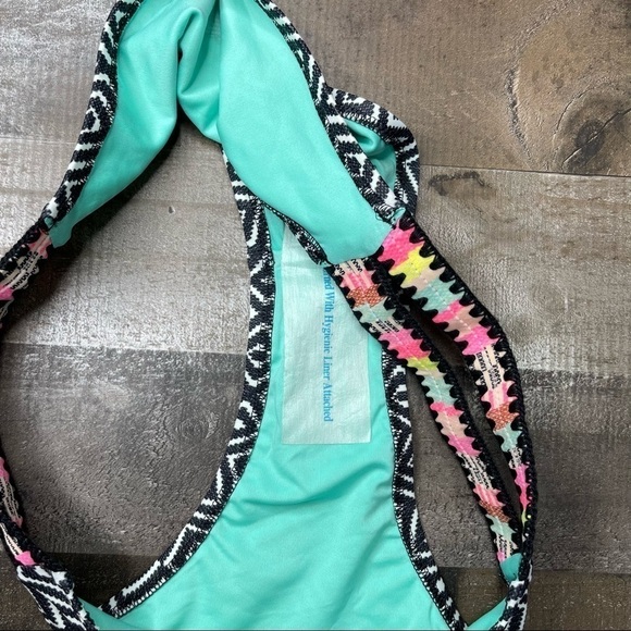 NWOT Shade & Shore Geometrical Pattern Cheeky Fit Bottom Medium - Picture 10 of 11